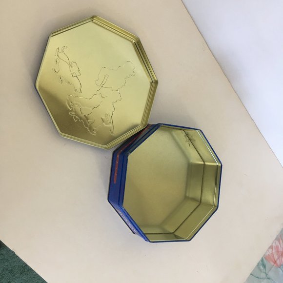 Snickers limited edition canister 1997 Norman Rockwell holiday graphics tin - Picture 9 of 9